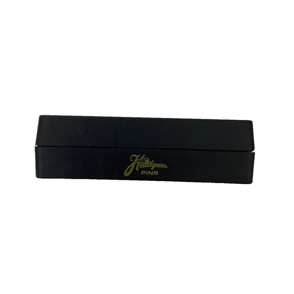 Headgear Pin Rick & Morty Portal 1 Cartoon Animation Collector's Box Retro‎